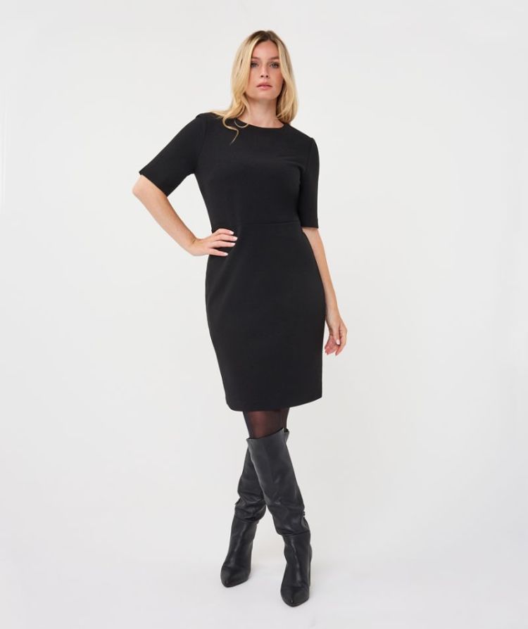  000 BLACK